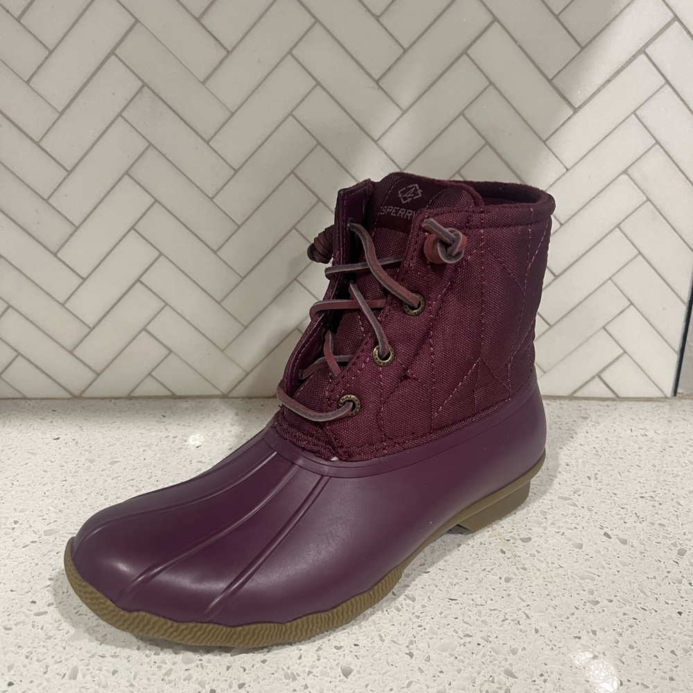 Sperry Saltwater Duck Boots Plum Size 6.5
